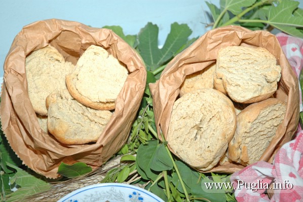 Foto Puglia: La frisa pugliese, tradizione salentina ...