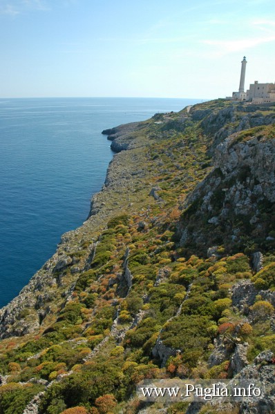 Foto sulla costa di Santa Maria di Leuca prima del Santuario punta del tacco d'Italia.