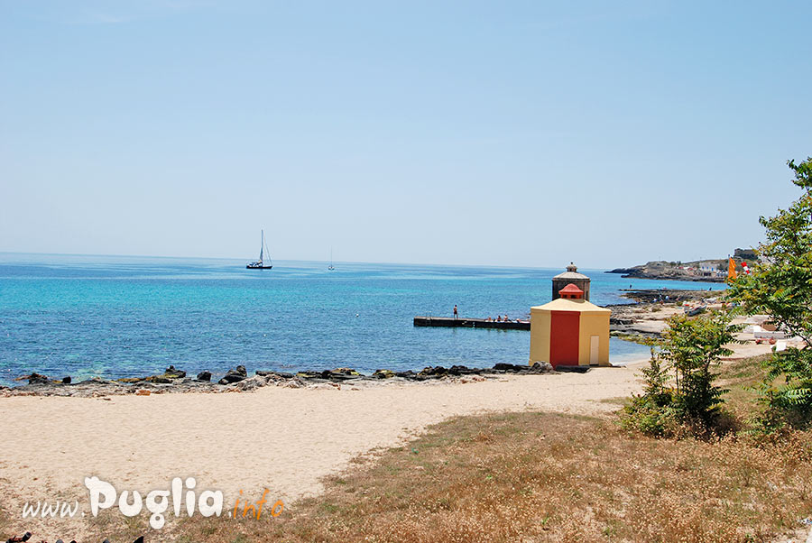 Antica bagnarola nel mare, in passato la utilizzavano le famiglie benestanti per fare il bagno lontani da occhi indiscreti.