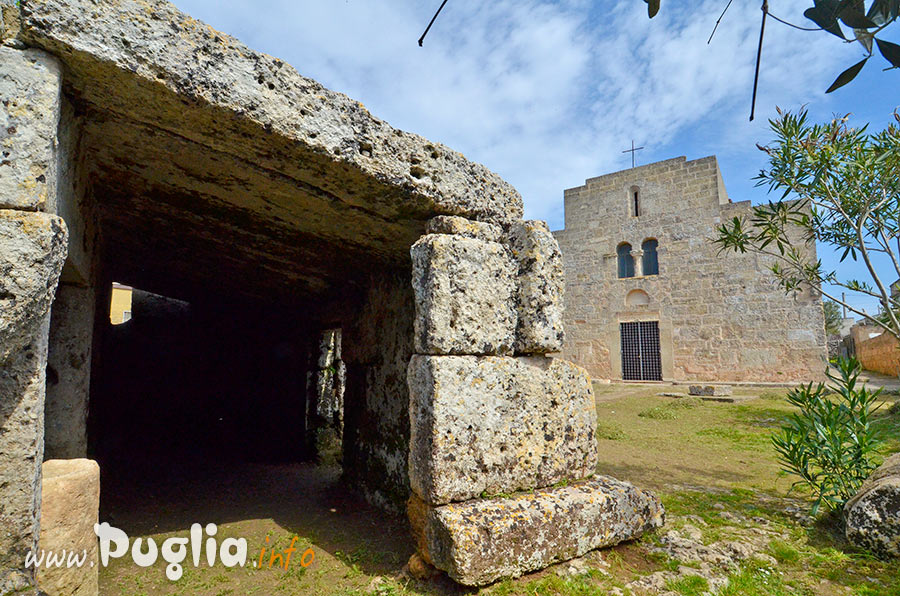 Cento pietre a Patù e chiesa San Giovanni Battista