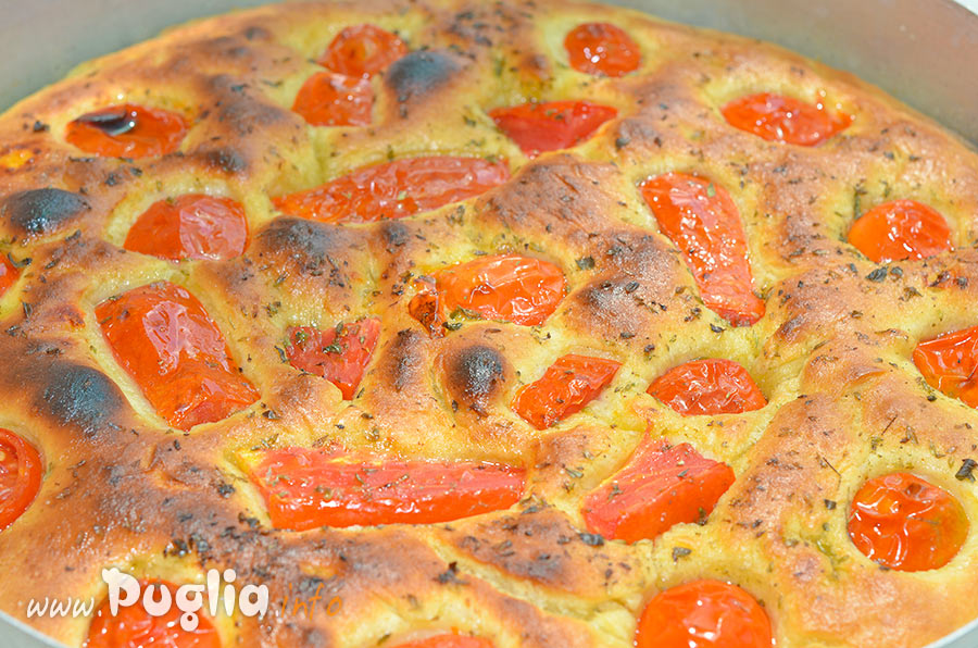 Focaccia rutica pugliese